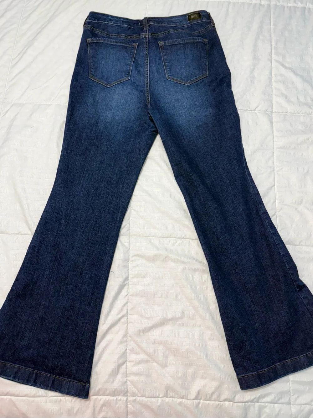 sofia by sofia vergara Jeans in Medium Blue 12 short